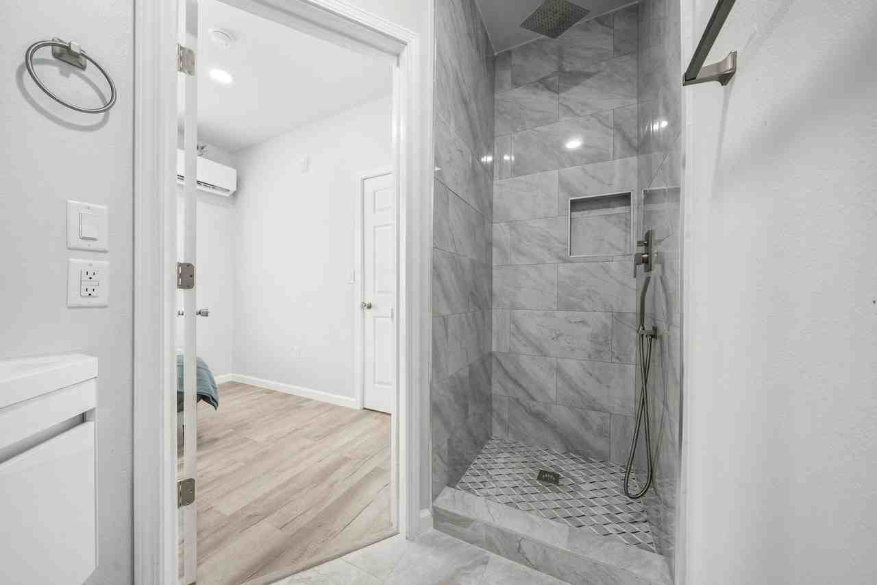2813 Church St, Unit F - Photo 3 of 15