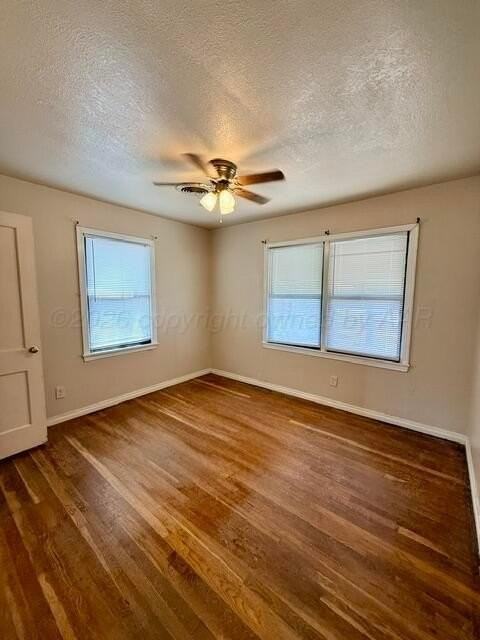 4623 Crockett St - Photo 7 of 9