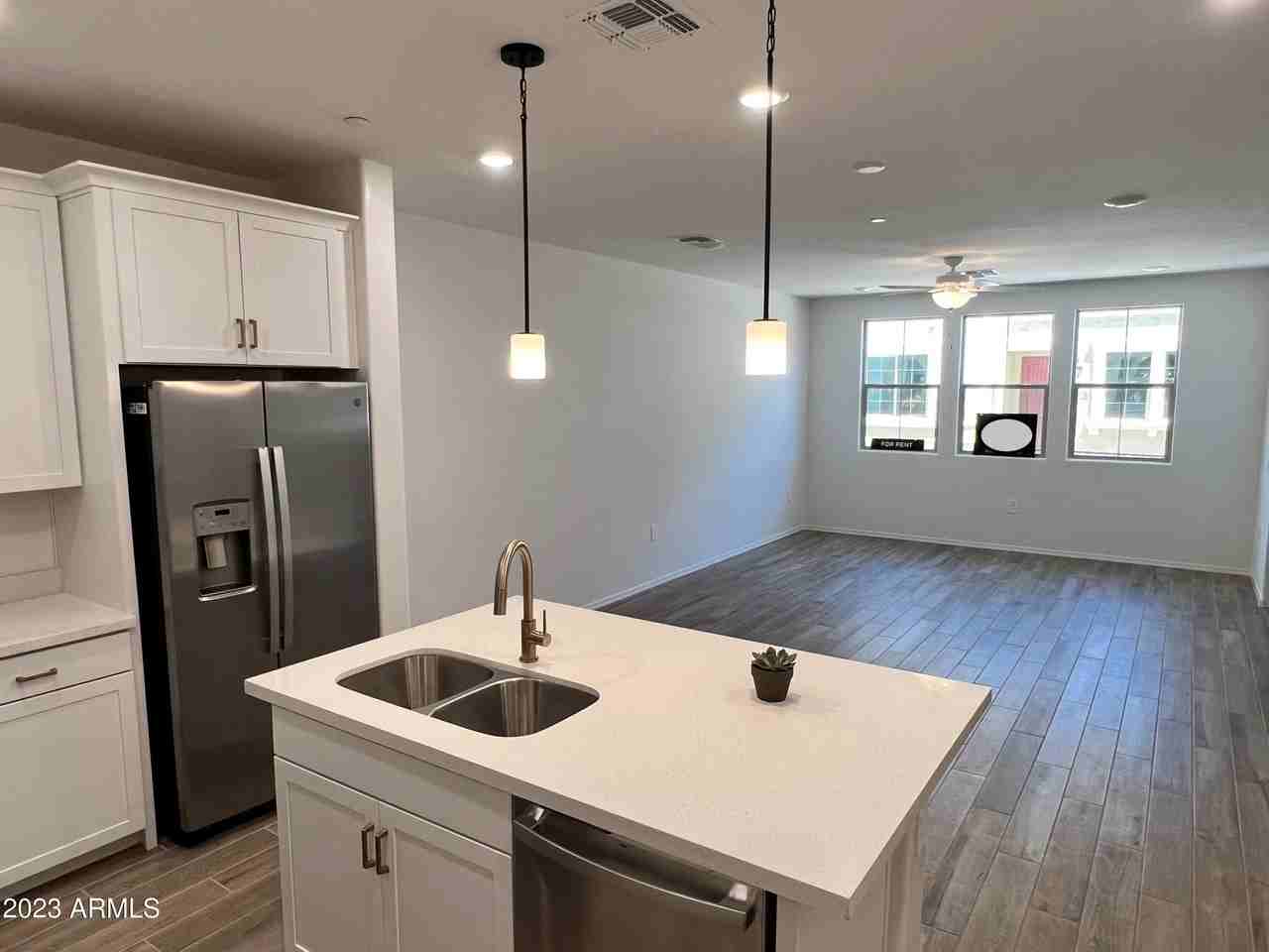 1822 E Chelsea Ln #104 - Photo 5 of 16