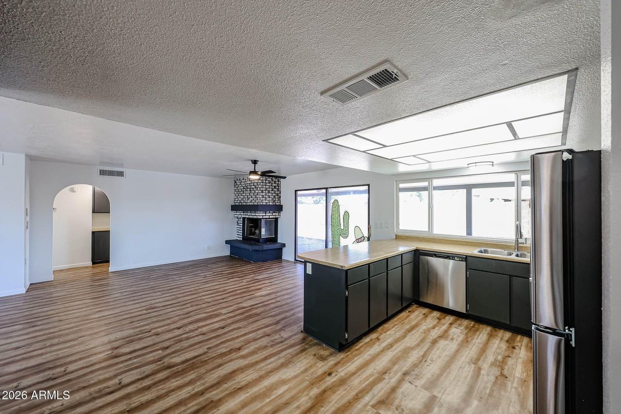 2602 E Charleston Ave - Photo 5 of 13