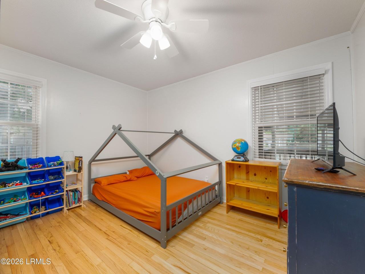 2500 Black Oak Cir - Photo 4 of 27