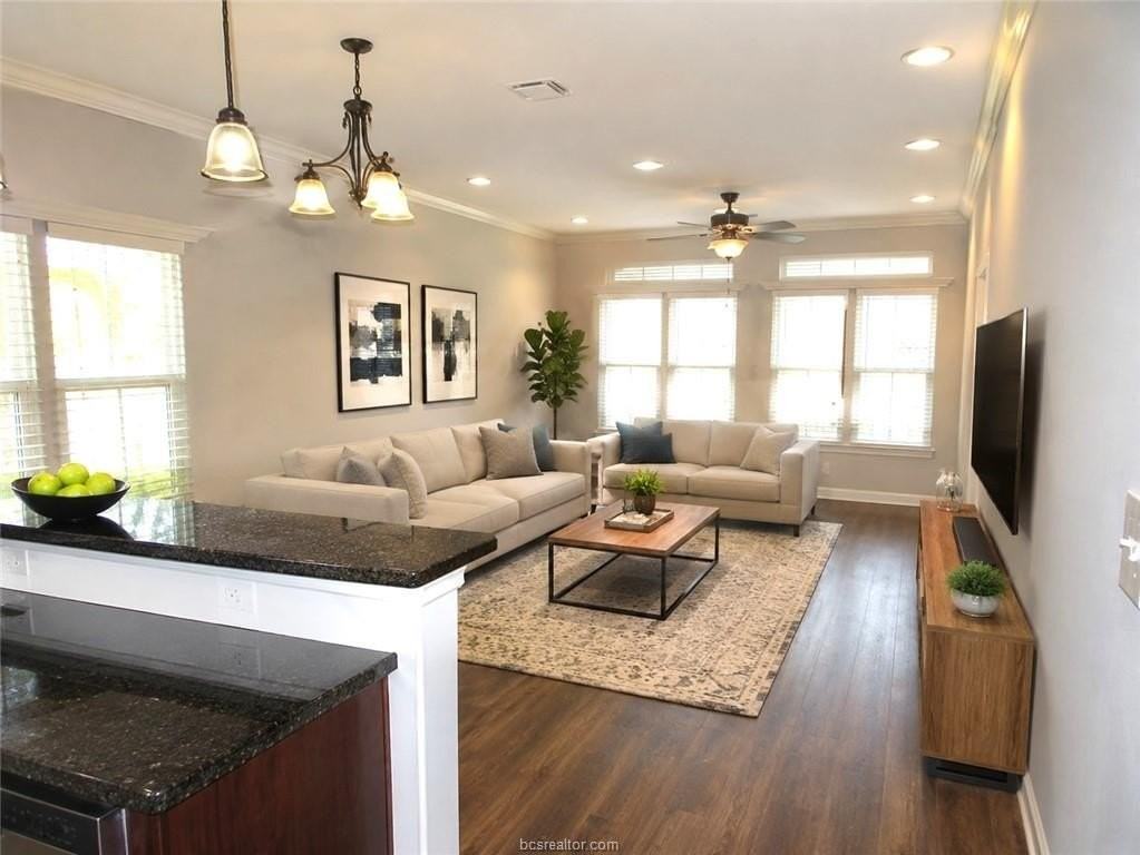 103 Richards St - Photo 7 of 17