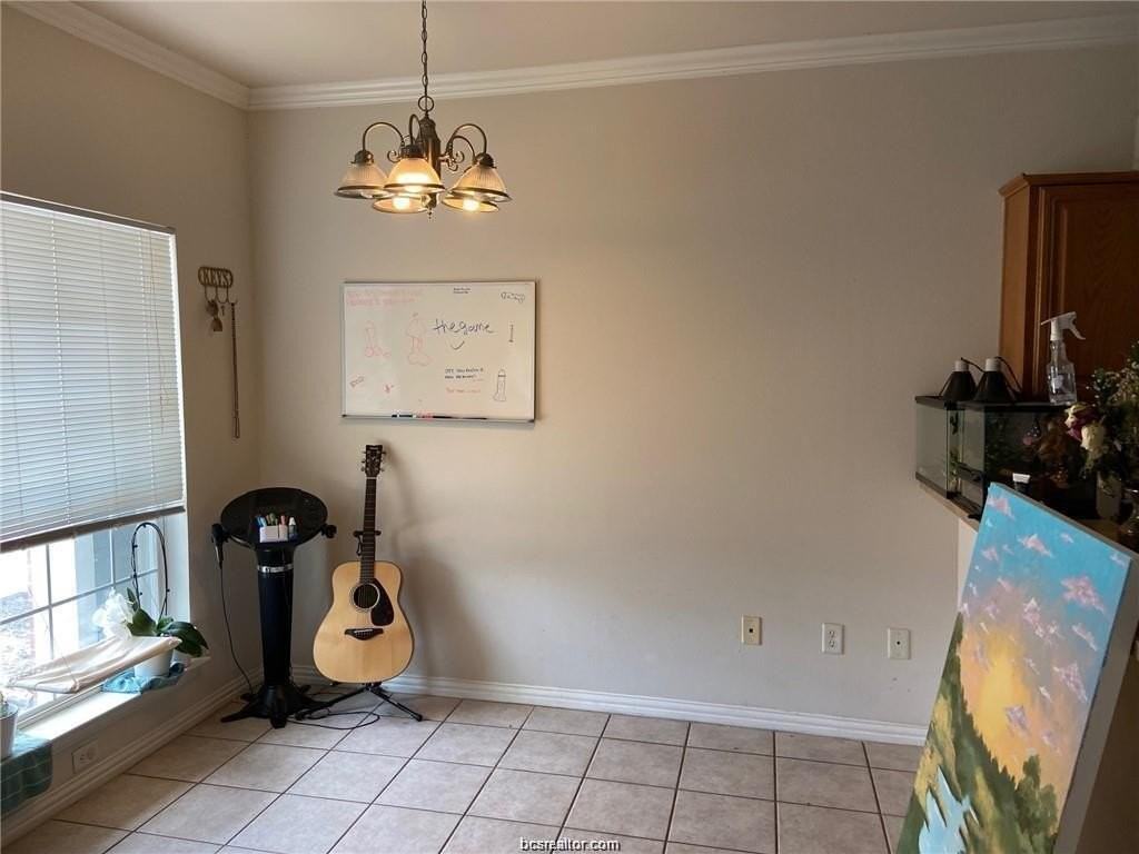 1001 Krenek Tap Rd #303 - Photo 5 of 11
