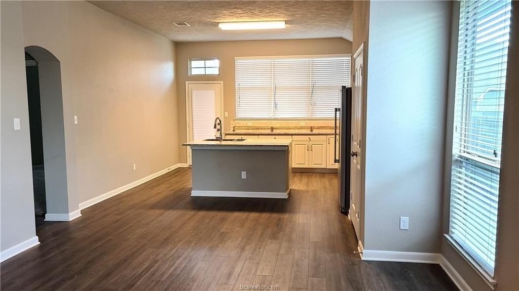 2015 Stubbs Dr - Photo 2 of 18