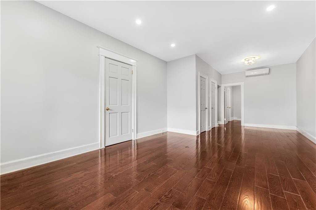 536 81st St #1 - Photo 4 of 19