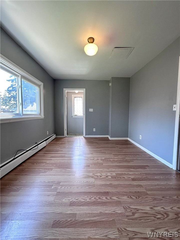688 Columbus Pkwy - Photo 3 of 13