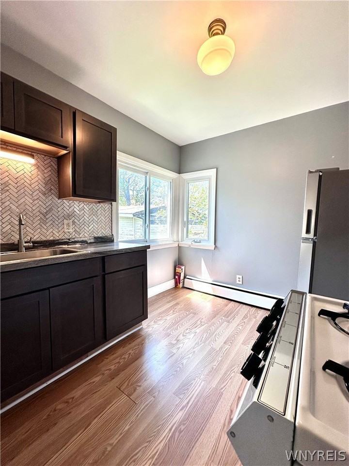 688 Columbus Pkwy - Photo 6 of 13