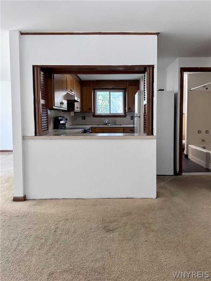 92 Lasalle Ave - Photo 7 of 15