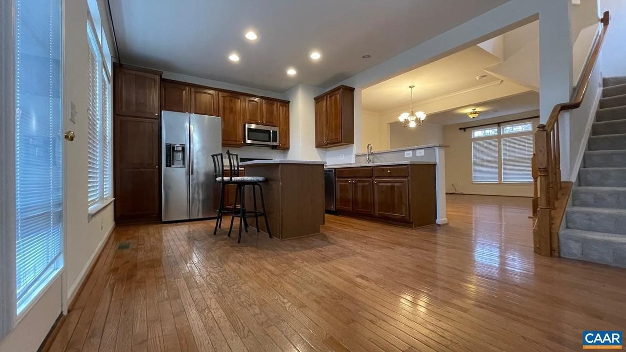 2325 Abington Dr - Photo 4 of 36