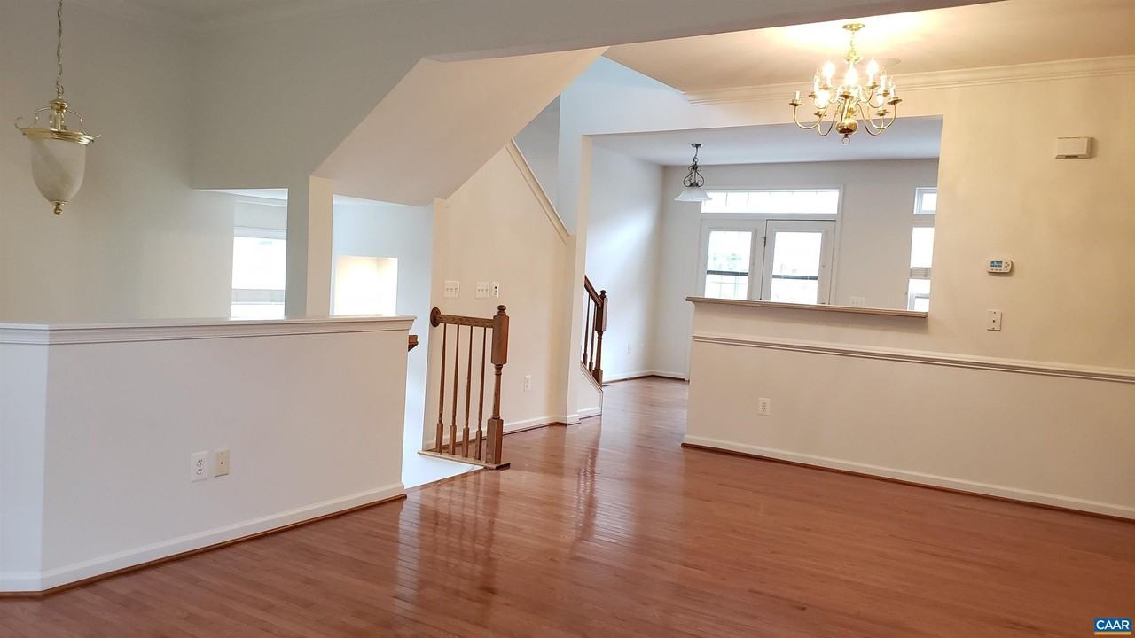 2325 Abington Dr - Photo 7 of 36