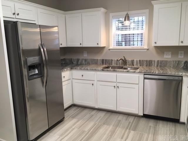 323 Uams Blvd - Photo 6 of 15