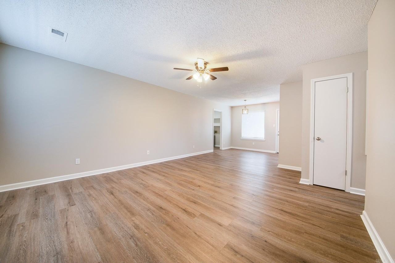 33 Langford St - Photo 6 of 41