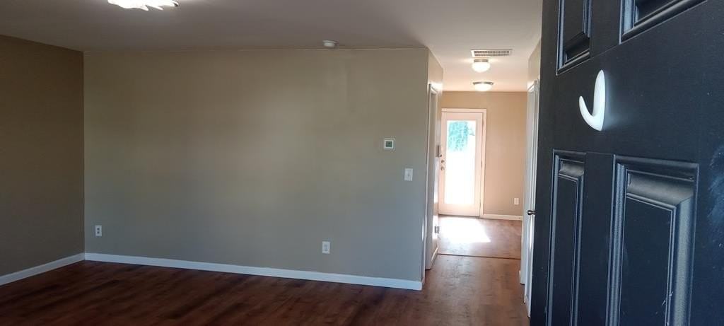 2630 Honeysuckle Dr - Photo 2 of 13