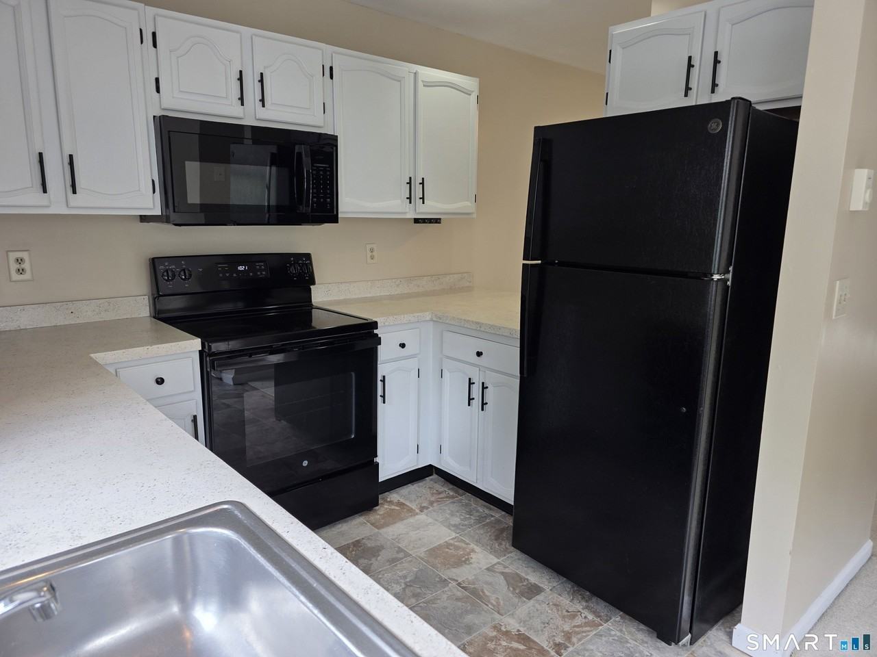 19 Wadhams Ave - Photo 6 of 11
