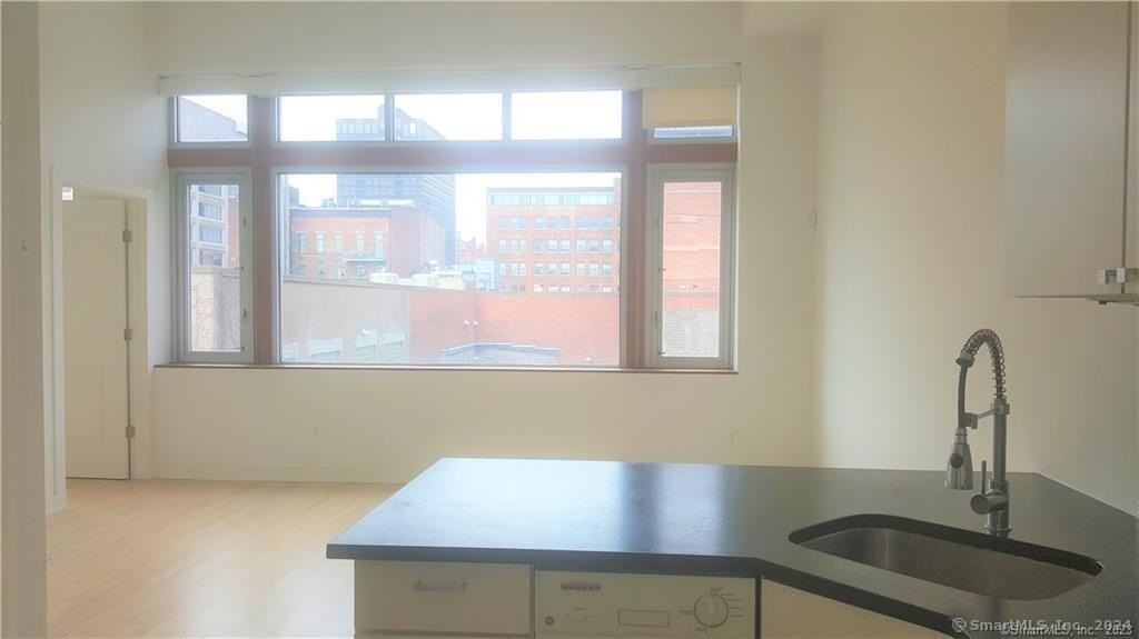 804 Chapel St #302 - Photo 2 of 11