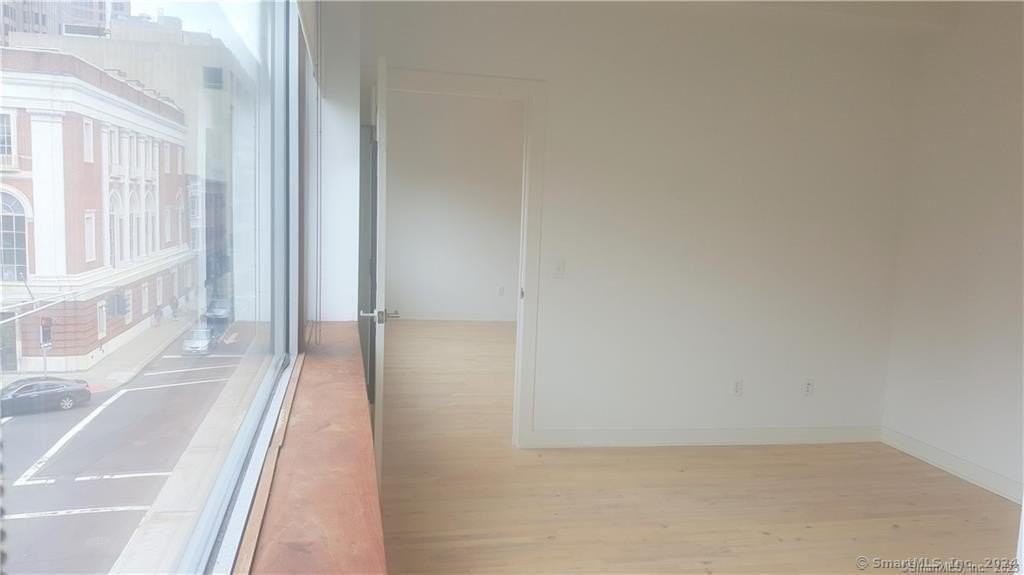 804 Chapel St #302 - Photo 5 of 11