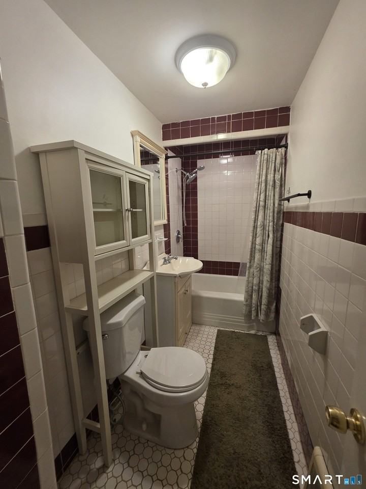 519 W Center Street Ext - Photo 7 of 9