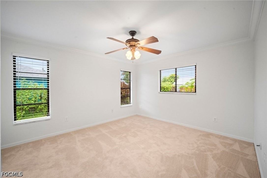 210 Ne 10th Ave - Photo 3 of 31