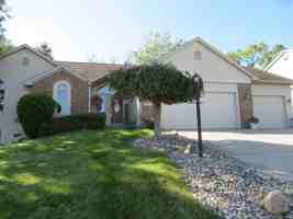 featured image of 9823 Valley Vista Pl