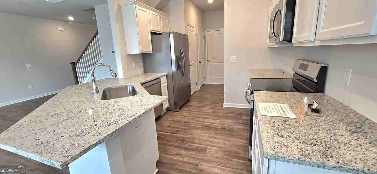 41 Sepia Oak Dr - Photo 4 of 36