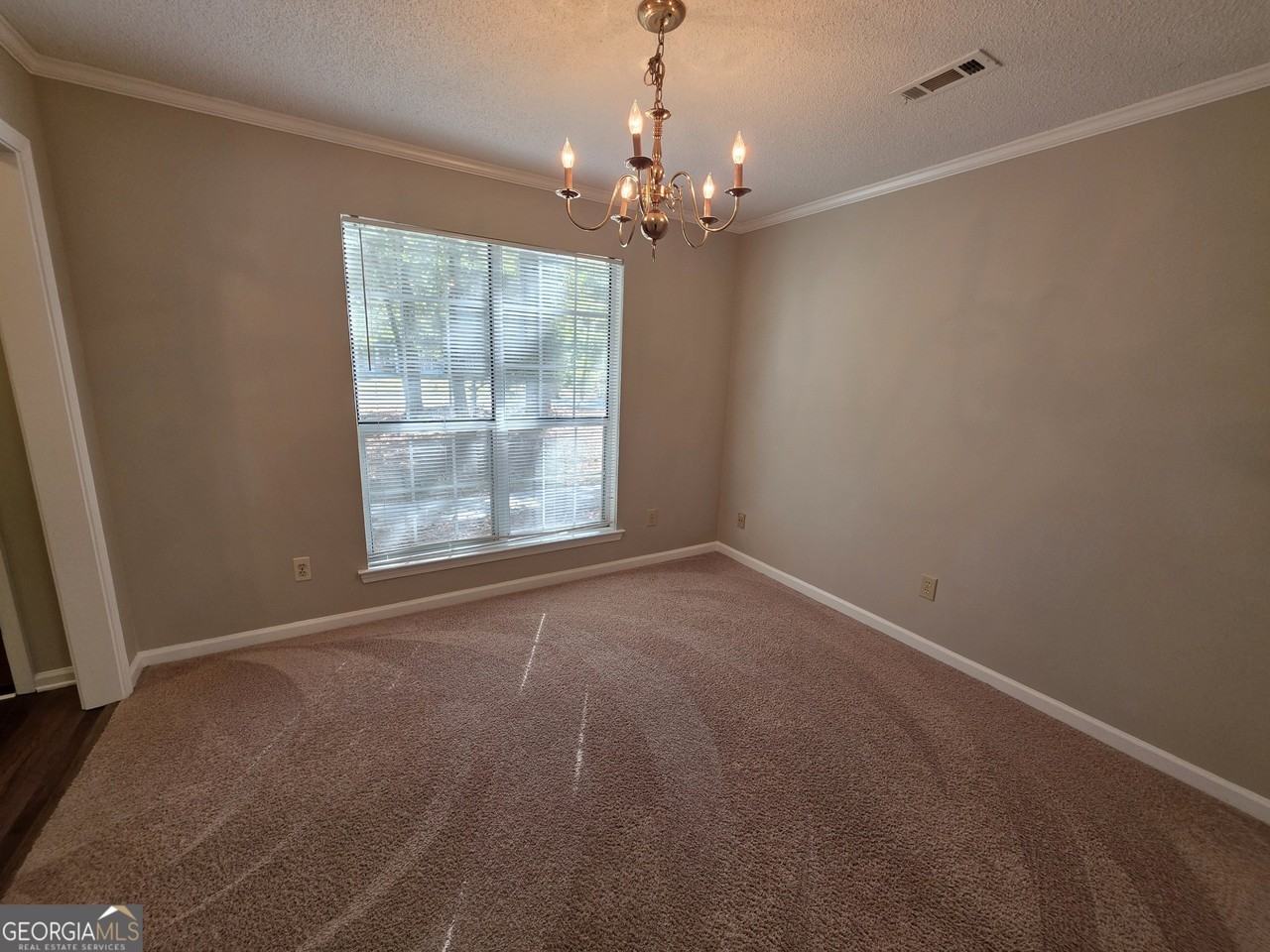 302 Henley Way - Photo 7 of 19