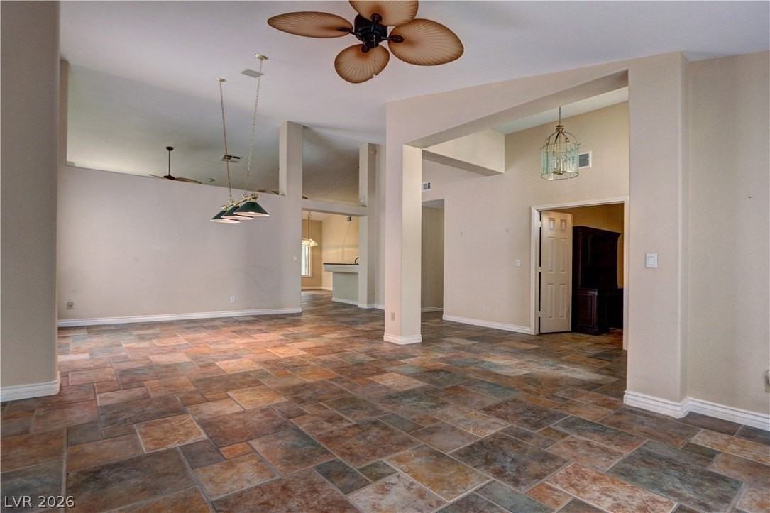 2108 Crestpoint Way - Photo 4 of 27