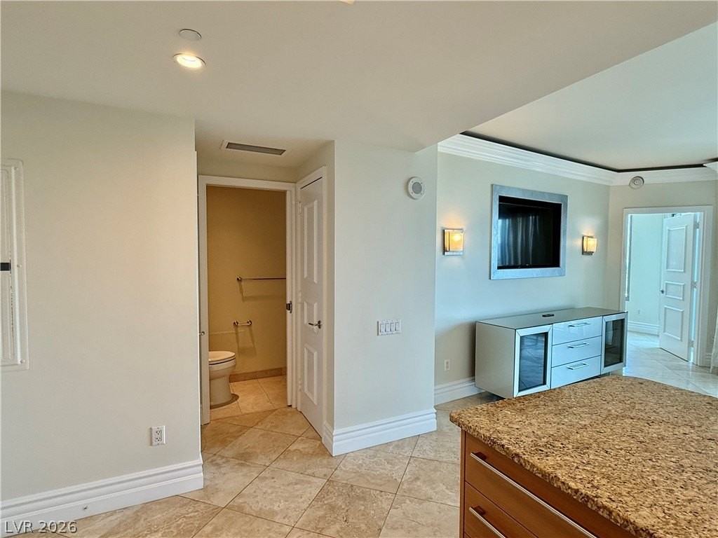 322 Karen Ave #1705 - Photo 5 of 28