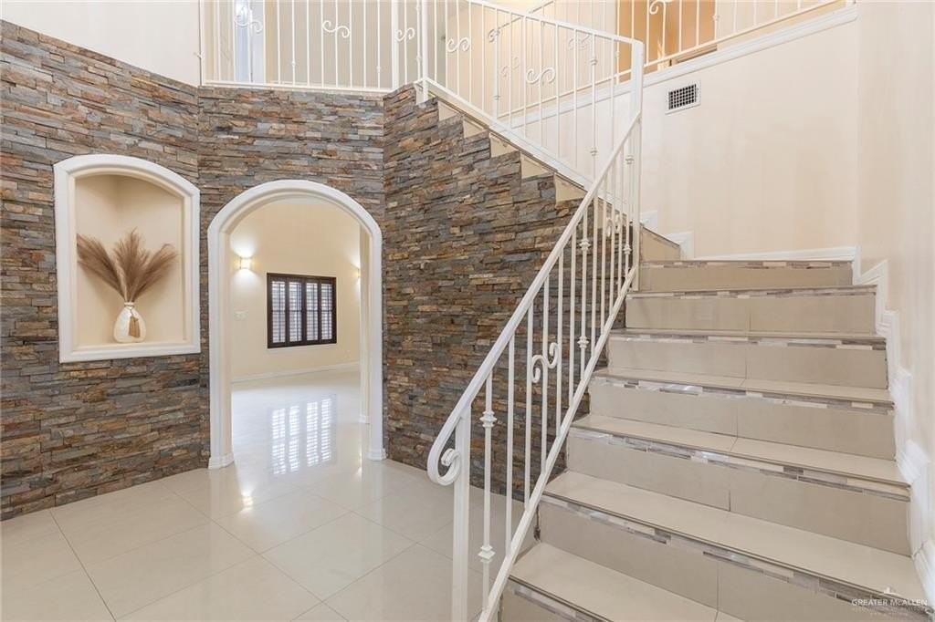 2001 Quail Ln - Photo 2 of 28