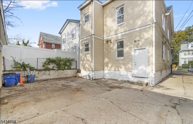 24 Irving Ave - Photo 2 of 11