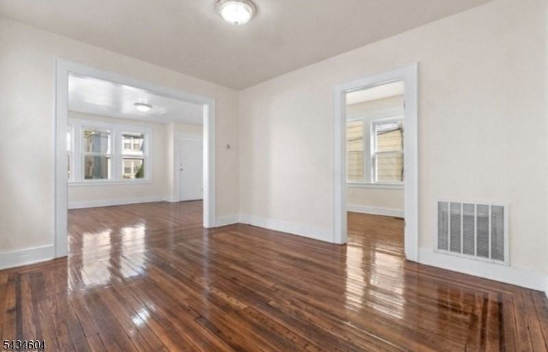 24 Irving Ave - Photo 3 of 11