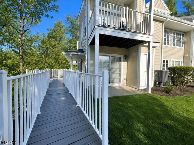 1023 Castle Rd - Photo 2 of 18
