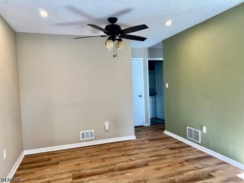 1023 Castle Rd - Photo 7 of 18