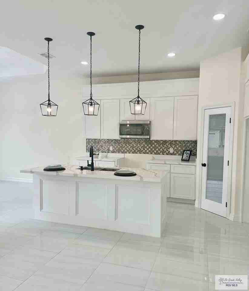 718 Ava Dr - Photo 7 of 21