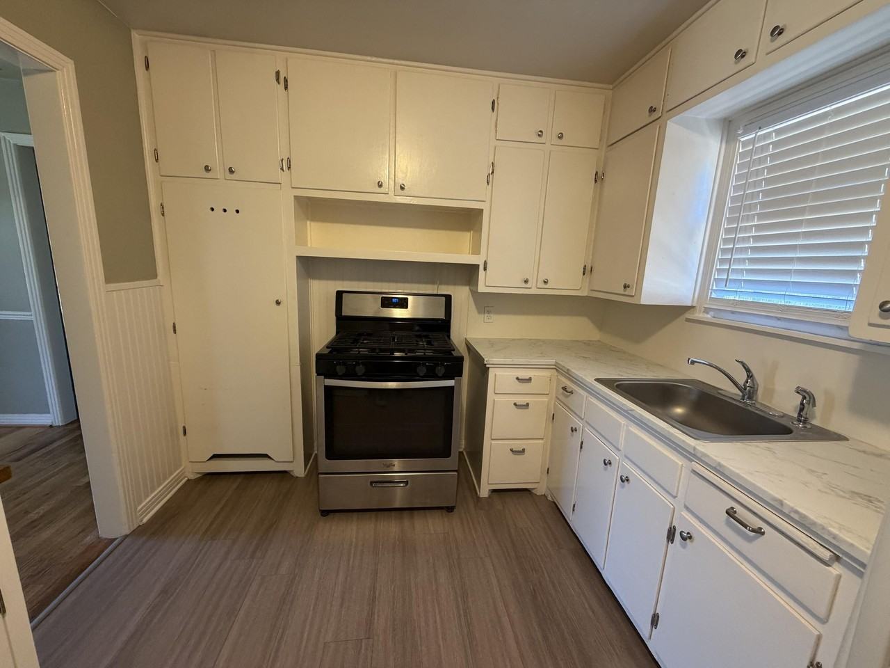 3107 37th St - Photo 3 of 10