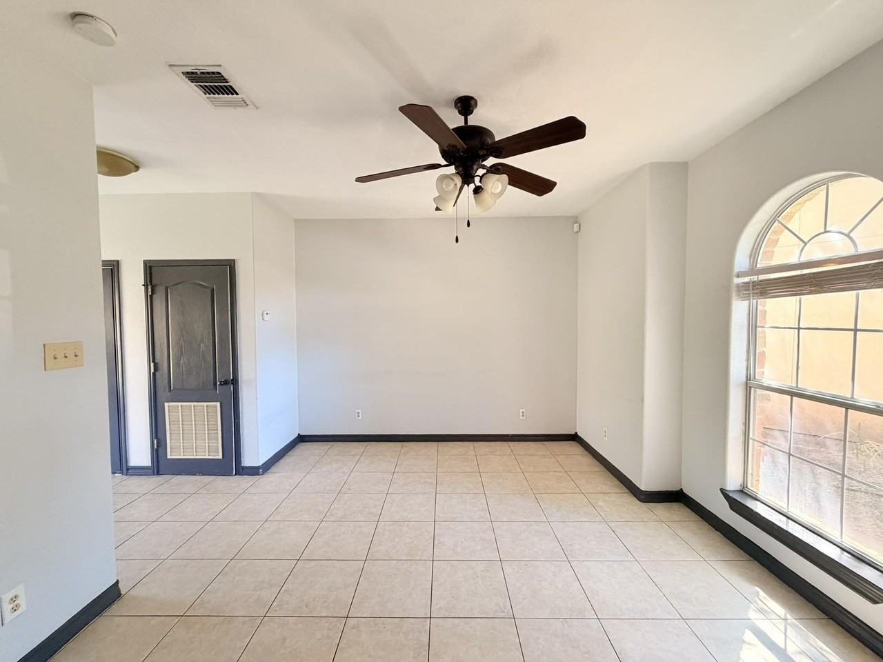 10706 International Blvd - Photo 2 of 22