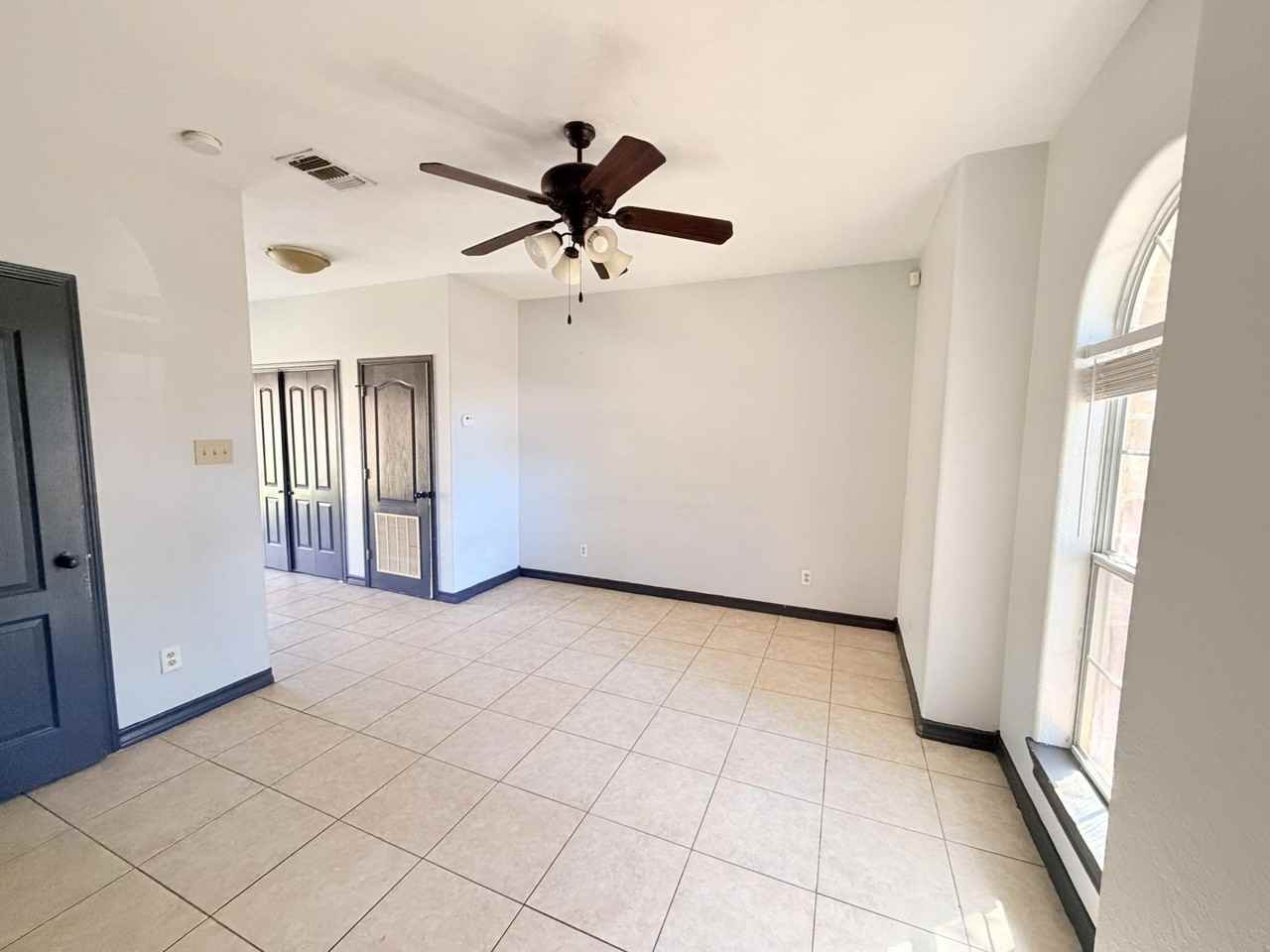 10706 International Blvd - Photo 3 of 22