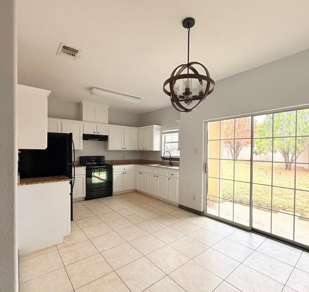 10706 International Blvd - Photo 5 of 22