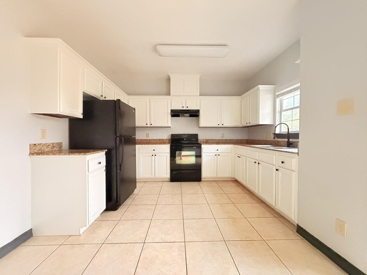 10706 International Blvd - Photo 6 of 22
