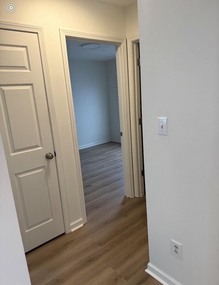 301 Young St - Photo 2 of 9