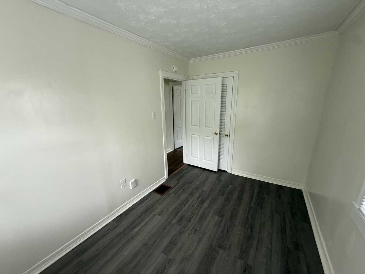 203 Elm St - Photo 4 of 10