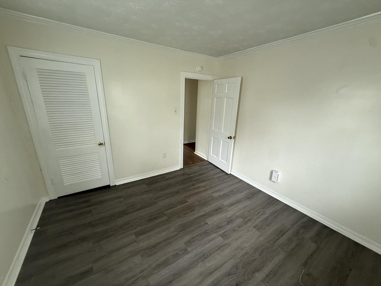 203 Elm St - Photo 6 of 10
