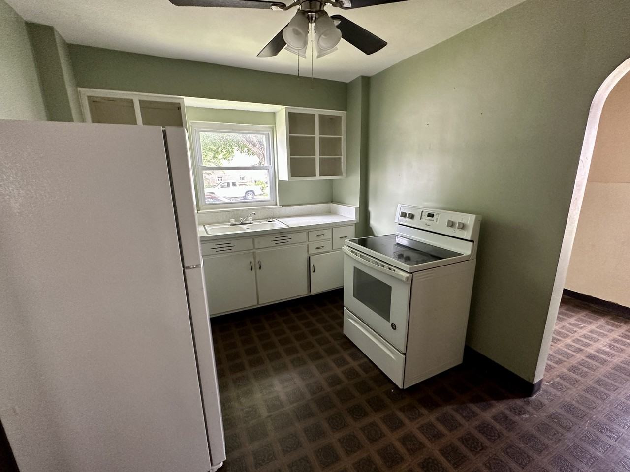 1202 8th St #1 - Photo 4 of 10