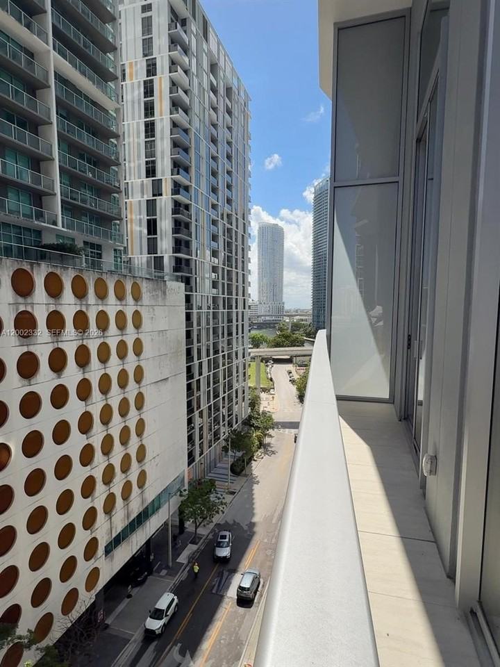 77 Se 5th St #1010