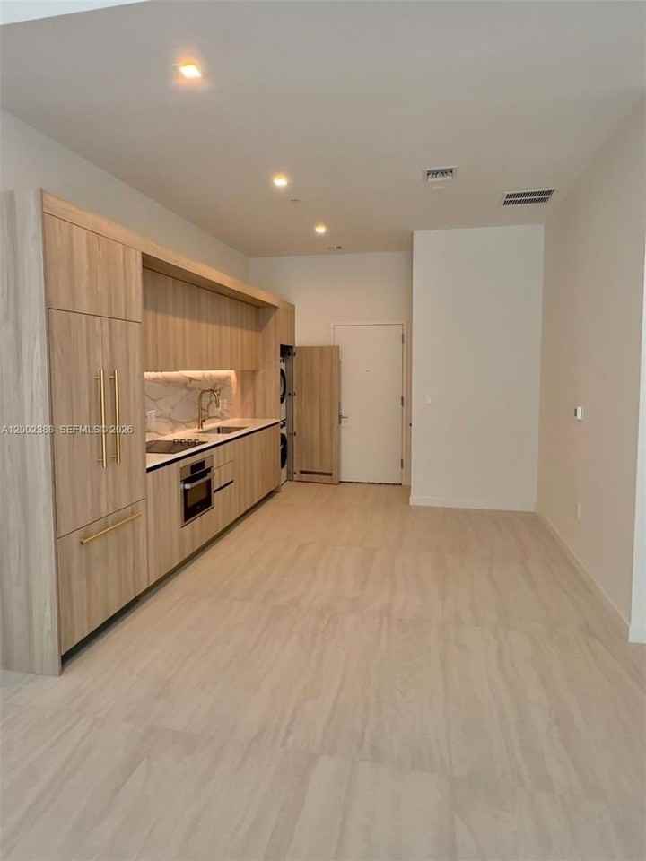 77 Se 5th St #1208