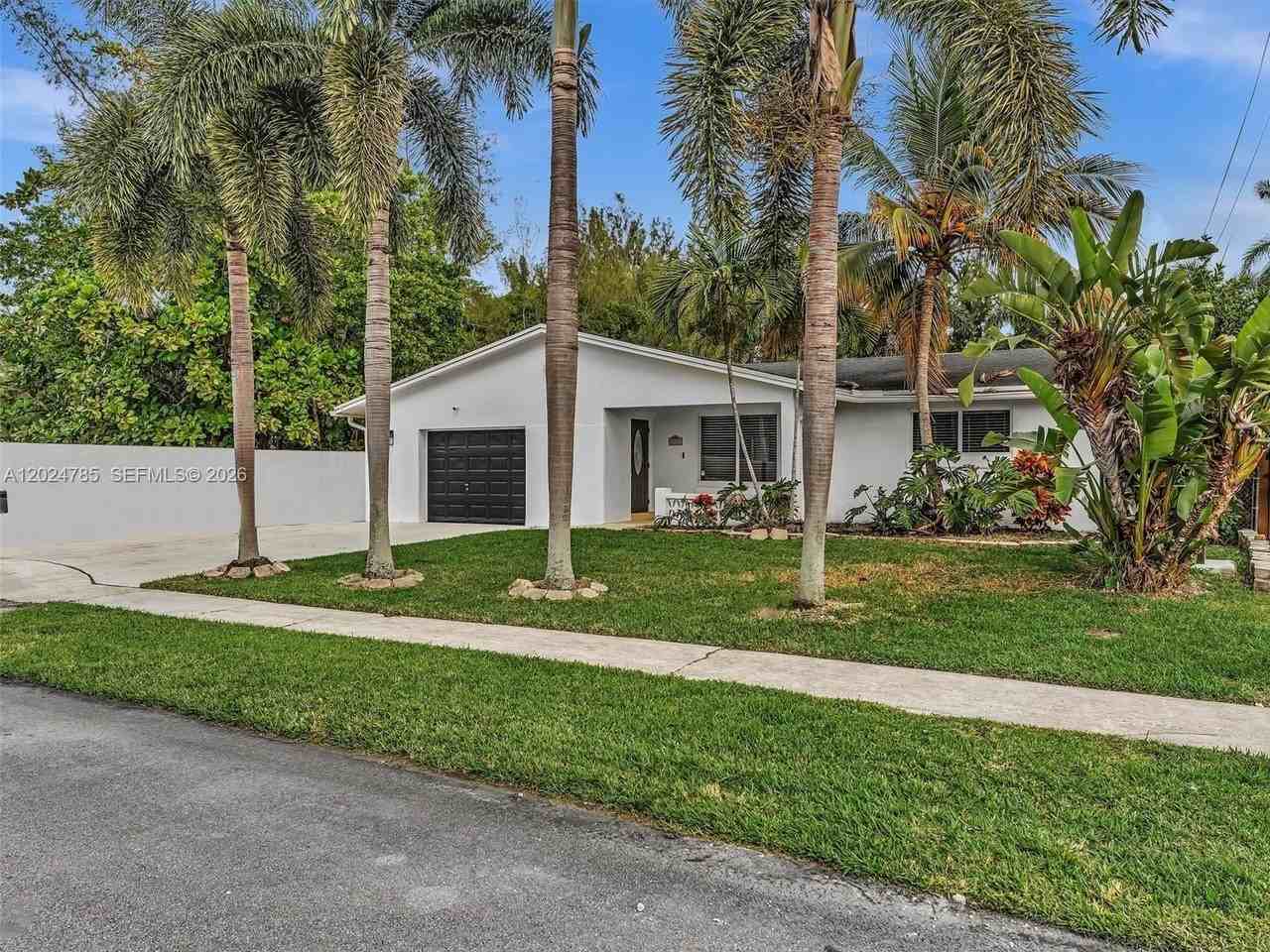 4500 Sw 42nd Ter - Photo 2 of 50