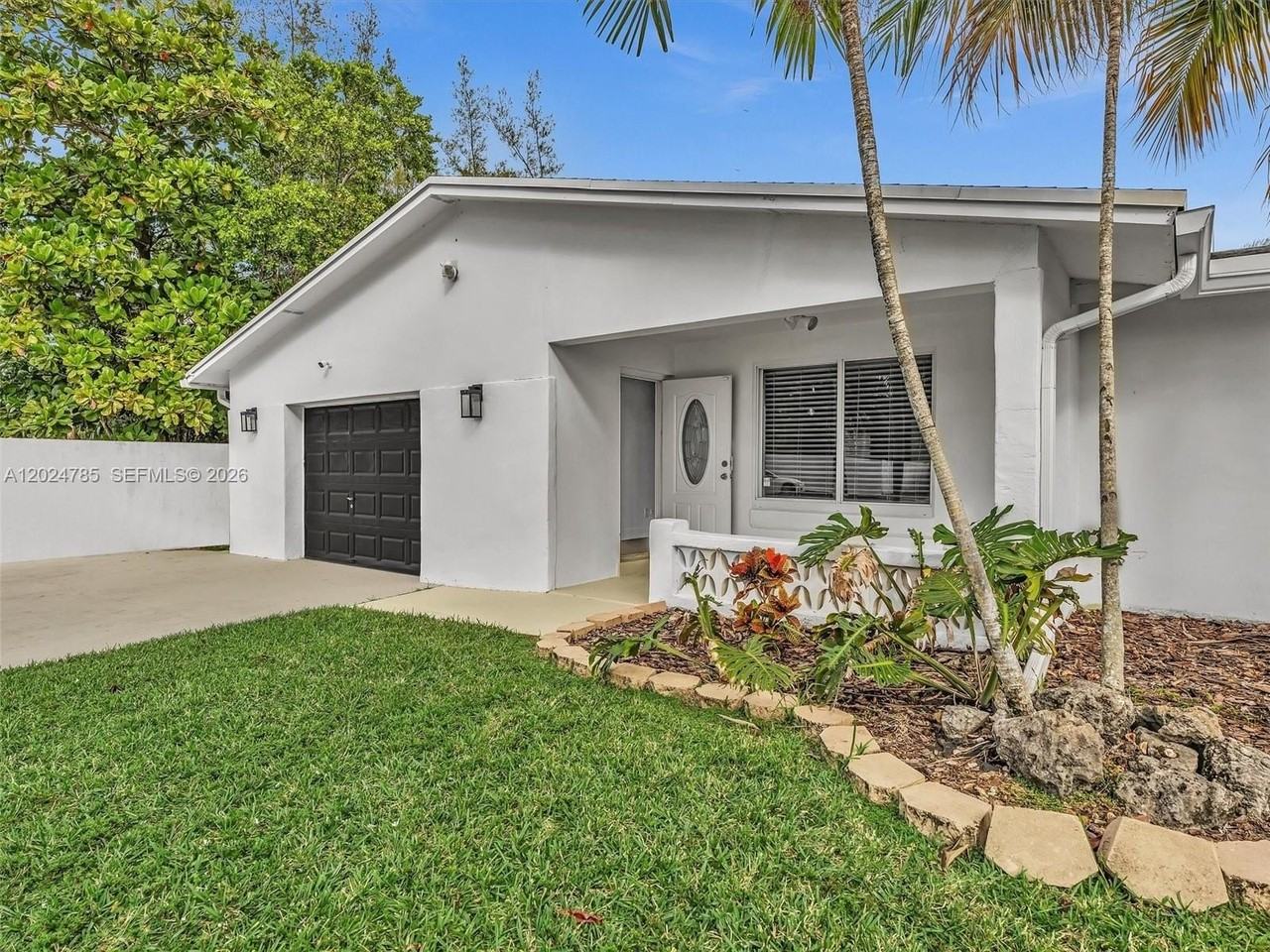 4500 Sw 42nd Ter - Photo 5 of 50