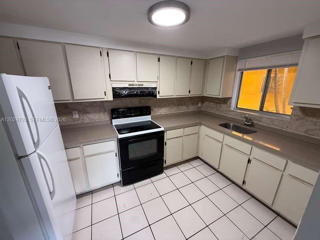 1501 W 42nd St #110 - Photo 3 of 7