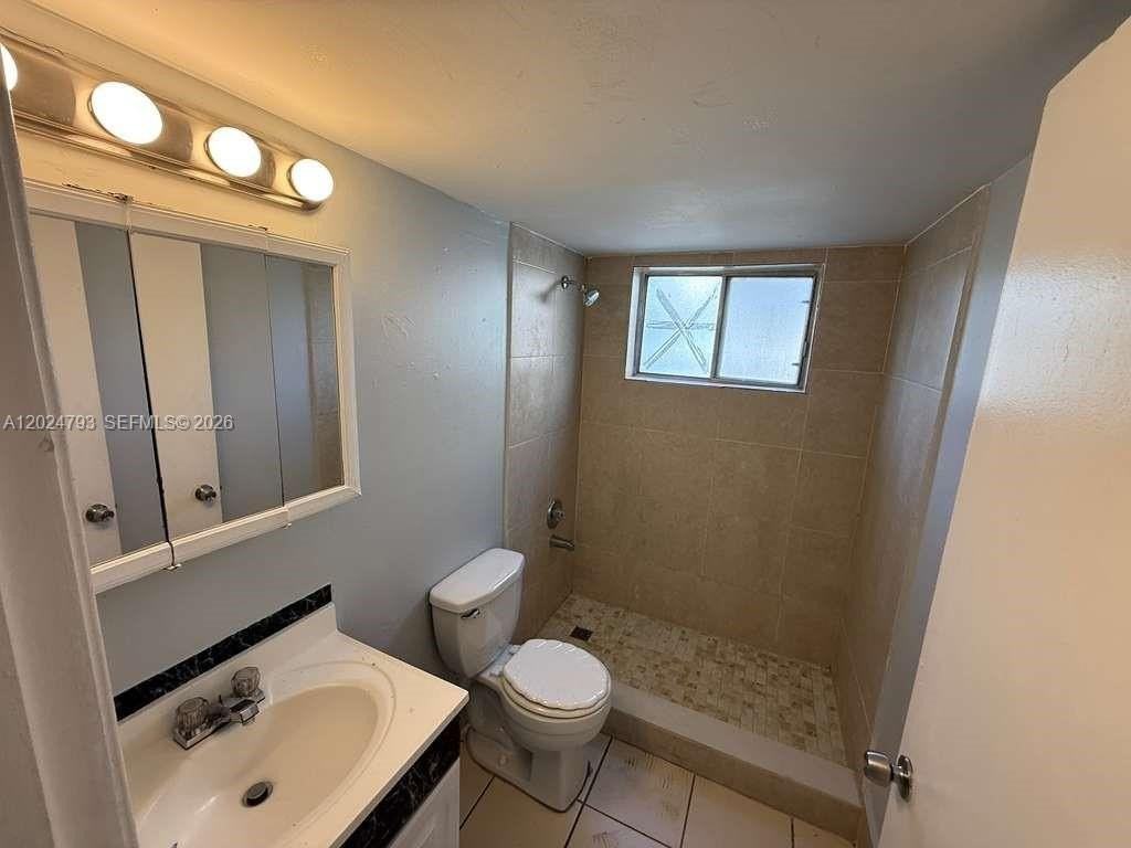 1501 W 42nd St #110 - Photo 6 of 7