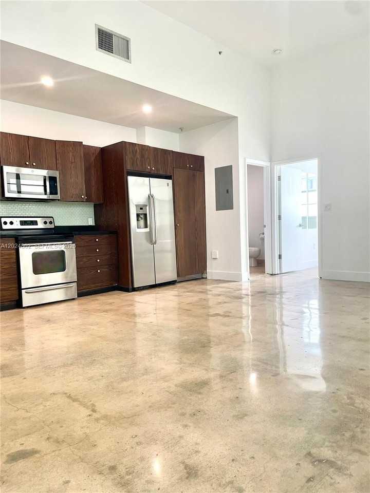 935 Euclid Ave #6 - Photo 5 of 32