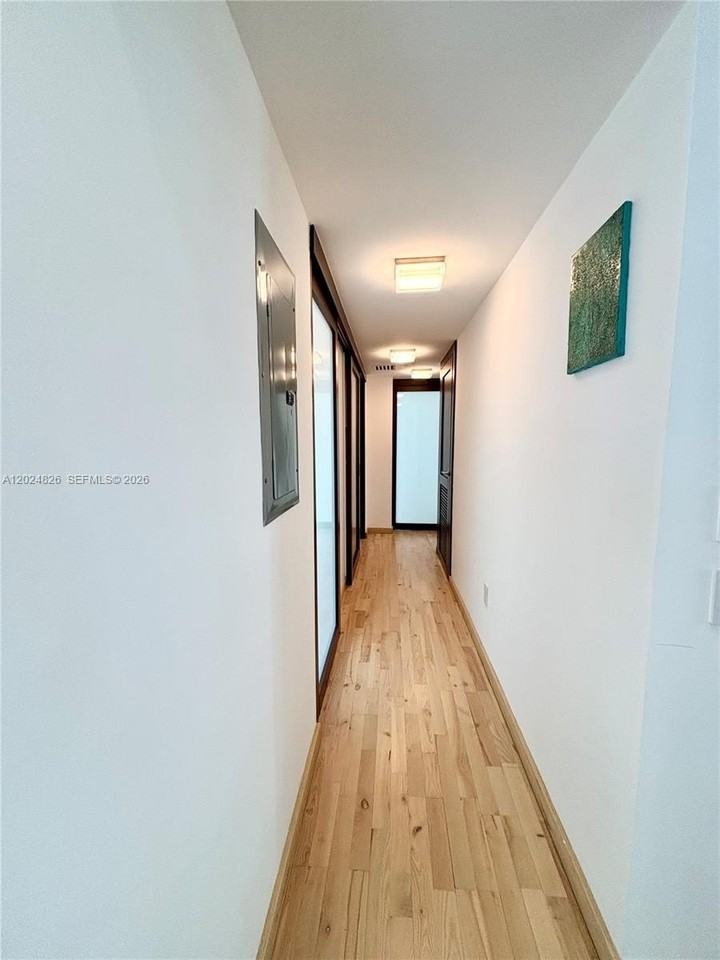 1520 Michigan Ave #1 - Photo 7 of 20